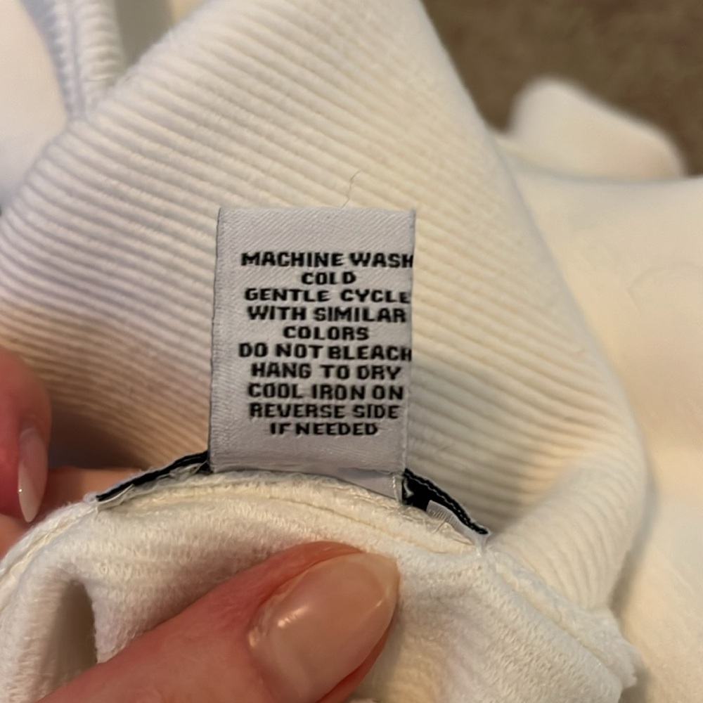 Thick, ivory, three-quarter zip pullover sweatshirt.Size medium.Great condition - Picture 6 of 6